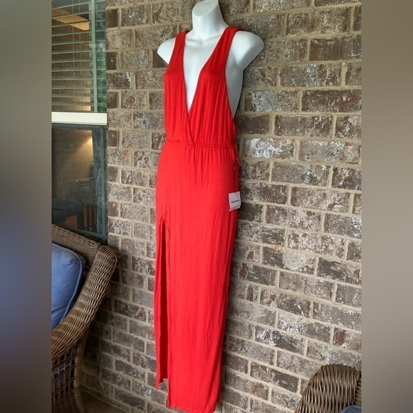 Superdown Erika Deep V Jersey Maxi in Red Size Medium New Never Worn - Picture 3 of 12
